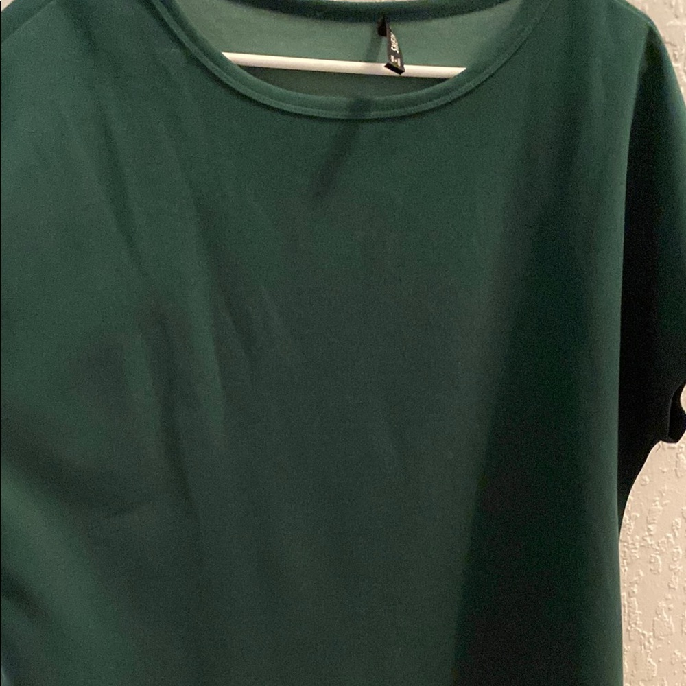 Elegant Green Women's Top - Picture 4 of 5